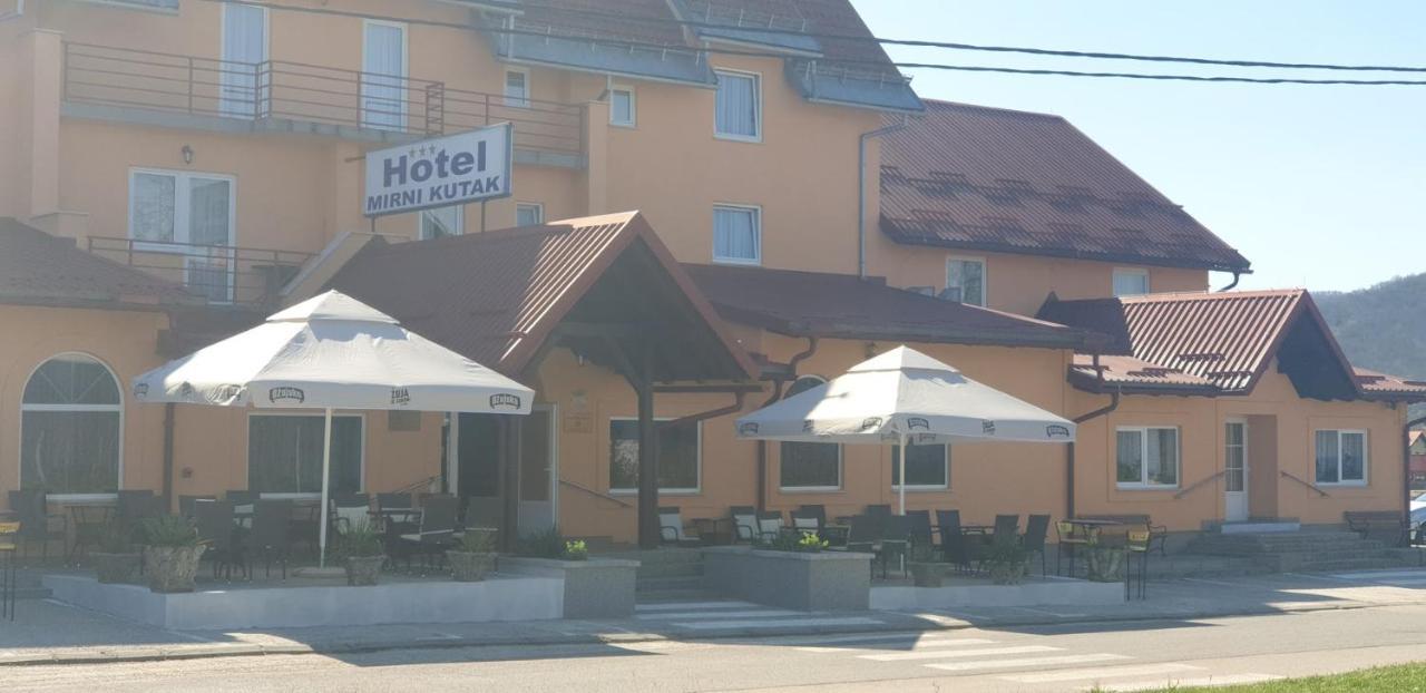 Hotel Mirni Kutak Otocac Exterior photo