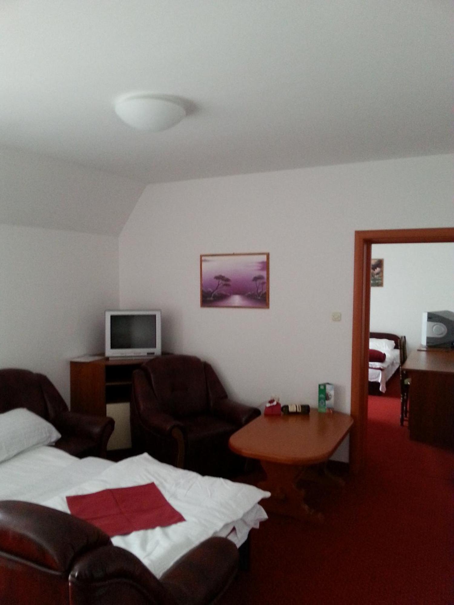 Hotel Mirni Kutak Otocac Room photo